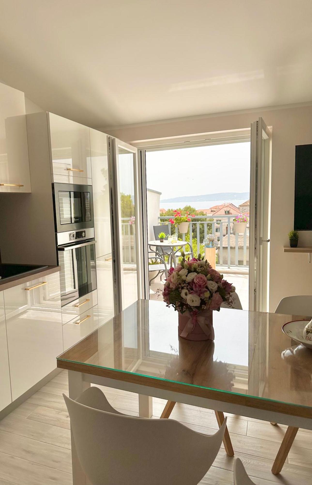 Bee House Suite - Brand New Apartment 100 M From Sea Kaštela Buitenkant foto