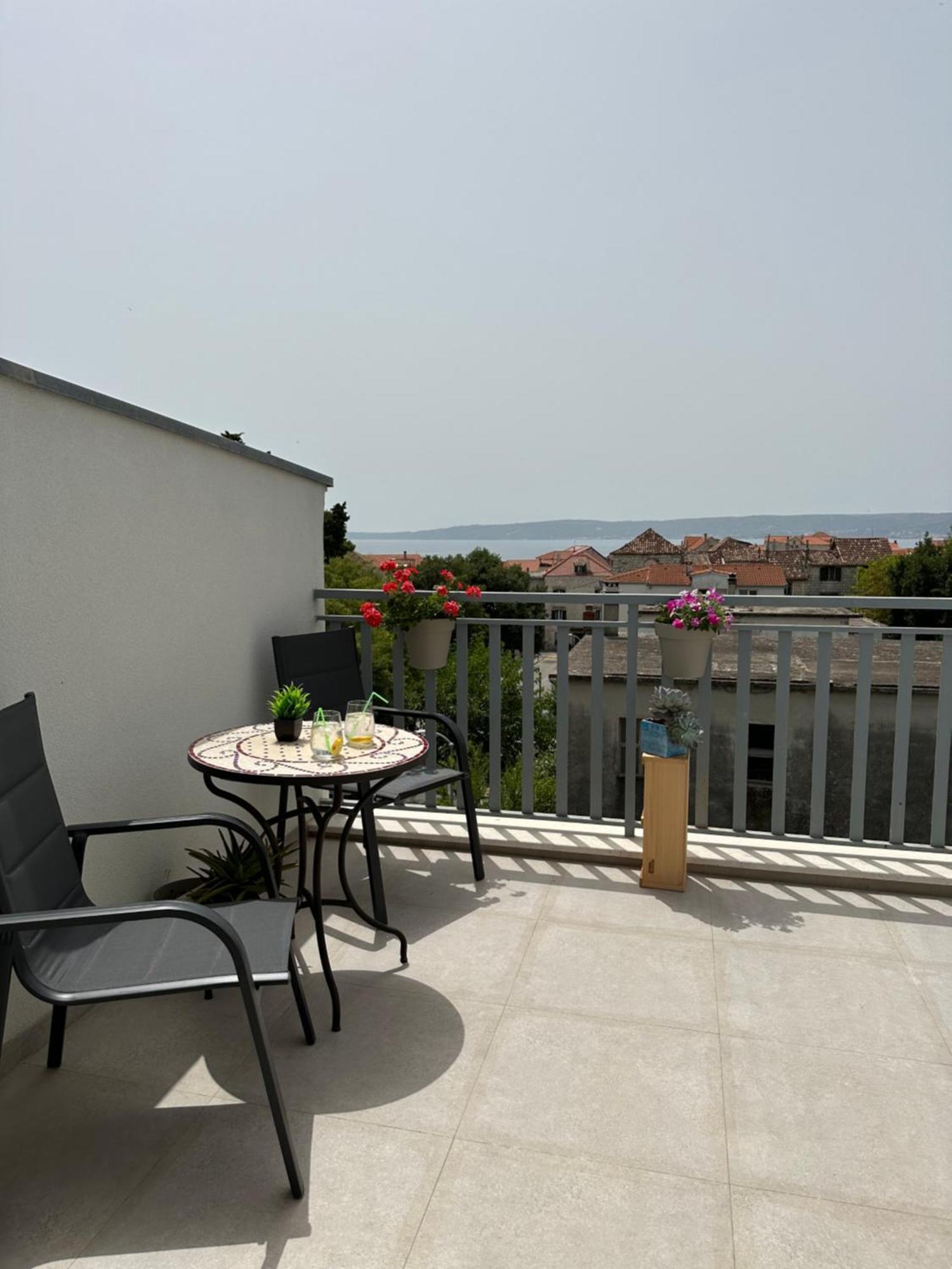 Bee House Suite - Brand New Apartment 100 M From Sea Kaštela Buitenkant foto